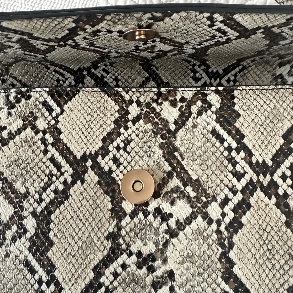 Le Miel Vegan Snake Print Hand/Shoulder Bag-Cream and Brown - Picture 6 of 7